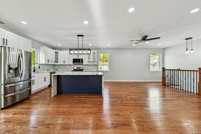 526 N Harvard Avenue, Villa Park, IL 60181