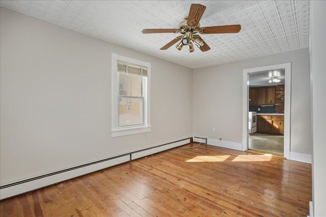 9525 S CONGRESS ST, New Market, VA 22844