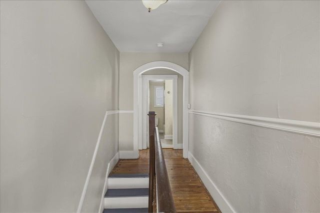 9525 S CONGRESS ST, New Market, VA 22844