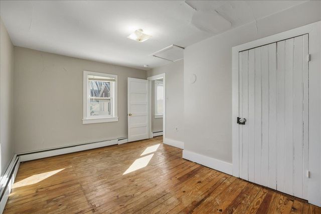 9525 S CONGRESS ST, New Market, VA 22844