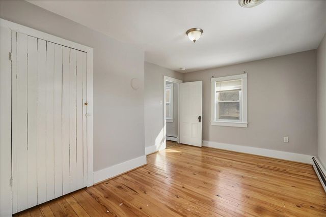 9525 S CONGRESS ST, New Market, VA 22844