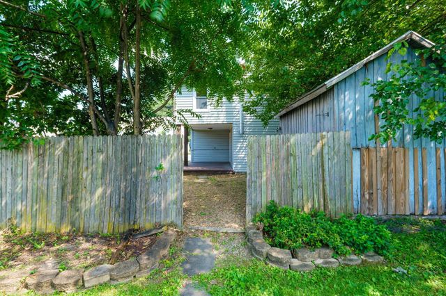 9525 S CONGRESS ST, New Market, VA 22844