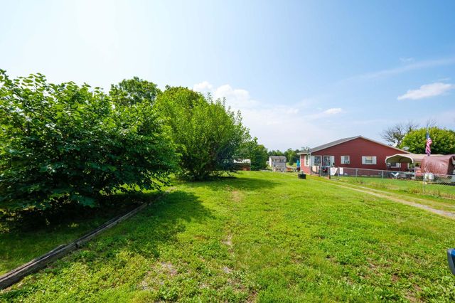 9525 S CONGRESS ST, New Market, VA 22844