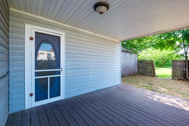 9525 S CONGRESS ST, New Market, VA 22844