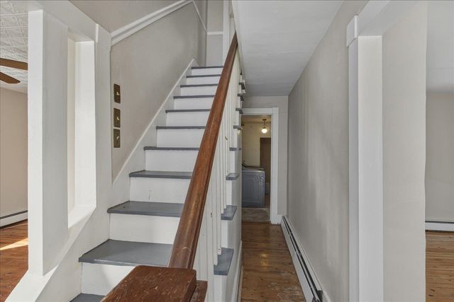 9525 S CONGRESS ST, New Market, VA 22844