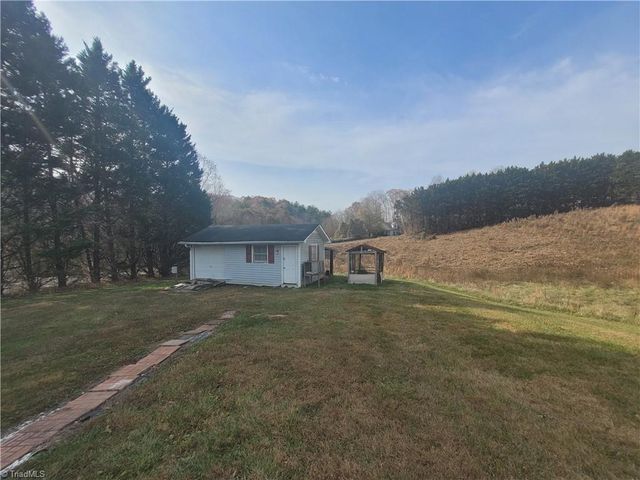 1351 Mckinney Road, Mount Airy, NC 27030