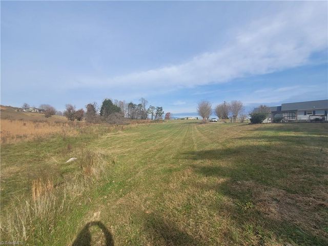 1351 Mckinney Road, Mount Airy, NC 27030