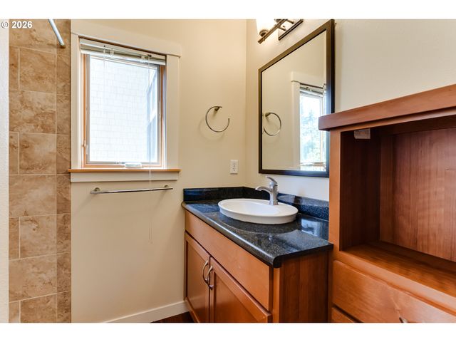 1485 PERDUE Loop, Eugene, OR 97401