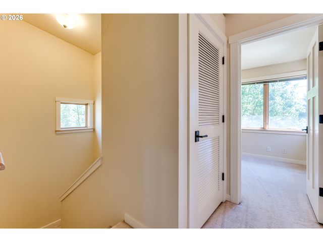 1485 PERDUE Loop, Eugene, OR 97401