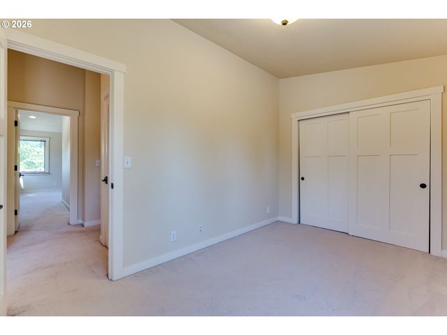 1485 PERDUE Loop, Eugene, OR 97401