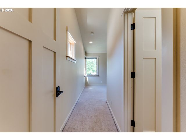 1485 PERDUE Loop, Eugene, OR 97401