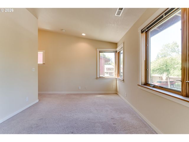 1485 PERDUE Loop, Eugene, OR 97401