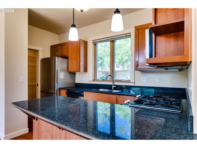 1485 PERDUE Loop, Eugene, OR 97401