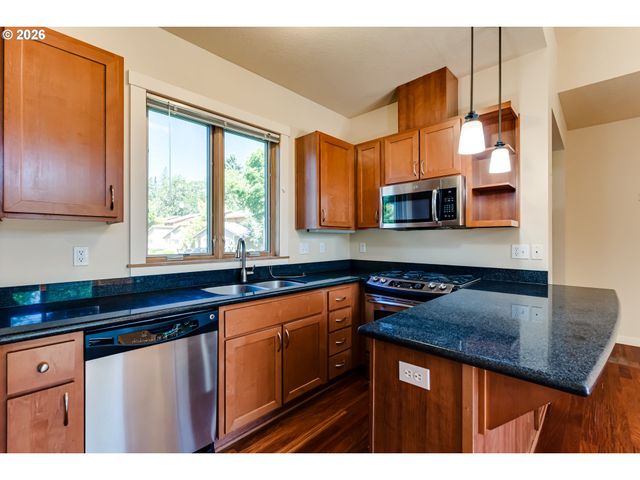 1485 PERDUE Loop, Eugene, OR 97401