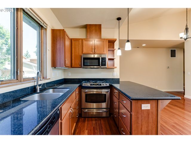 1485 PERDUE Loop, Eugene, OR 97401