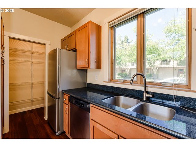 1485 PERDUE Loop, Eugene, OR 97401