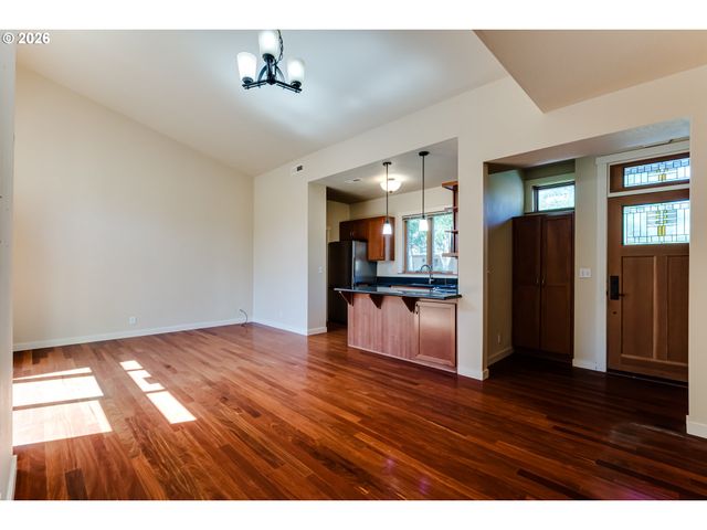 1485 PERDUE Loop, Eugene, OR 97401