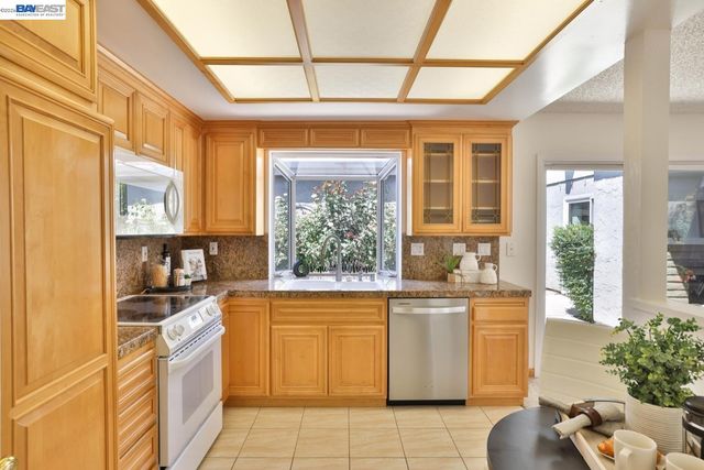 1327 Star Bush Ln, San Jose, CA 95118