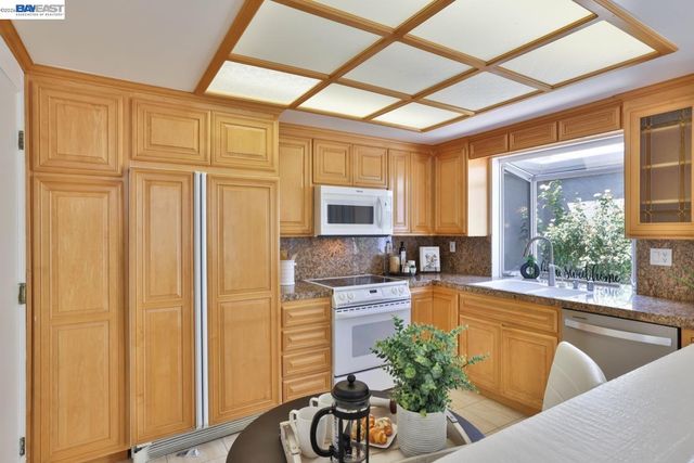 1327 Star Bush Ln, San Jose, CA 95118