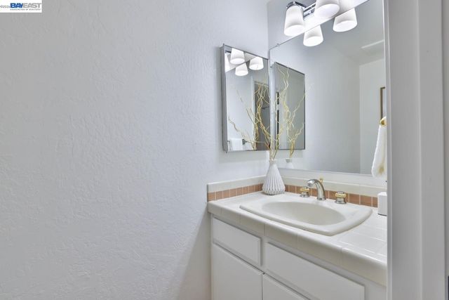 1327 Star Bush Ln, San Jose, CA 95118