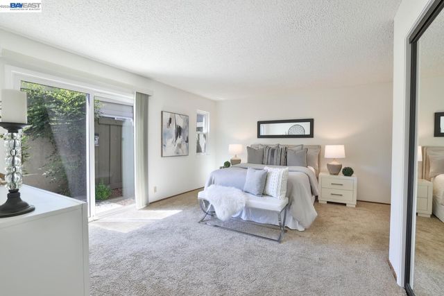 1327 Star Bush Ln, San Jose, CA 95118