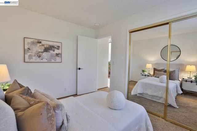 1327 Star Bush Ln, San Jose, CA 95118