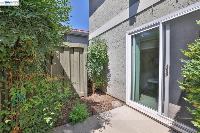 1327 Star Bush Ln, San Jose, CA 95118