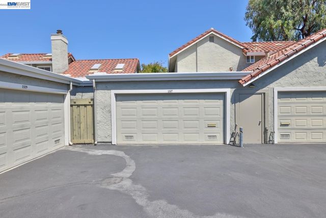 1327 Star Bush Ln, San Jose, CA 95118