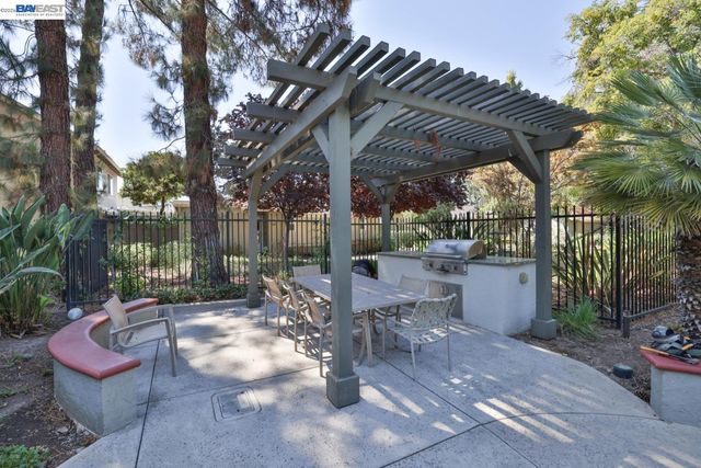 1327 Star Bush Ln, San Jose, CA 95118