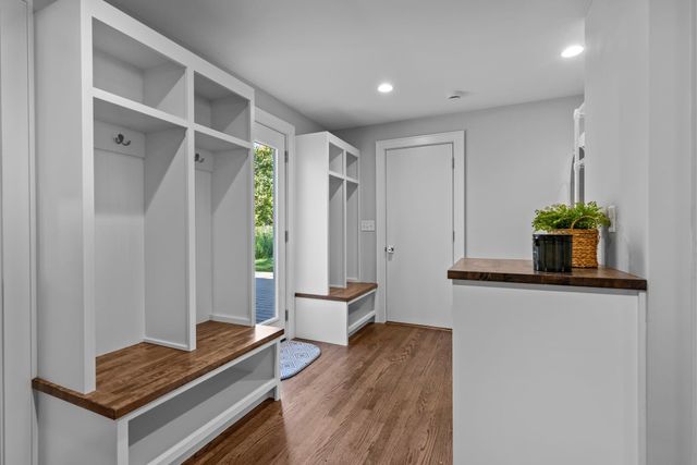 6832 Creston Road, Edina, MN 55435