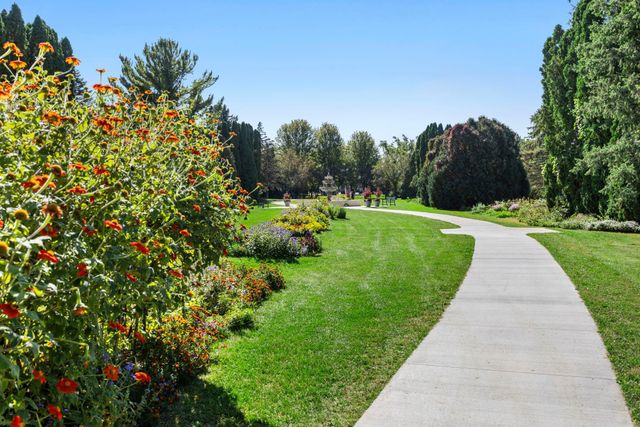 6832 Creston Road, Edina, MN 55435