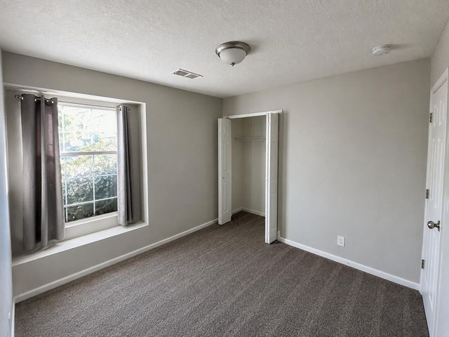 2217 W High Desert Circle NE, Rio Rancho, NM 87144