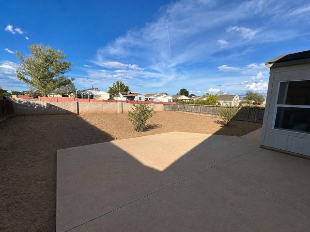 2217 W High Desert Circle NE, Rio Rancho, NM 87144
