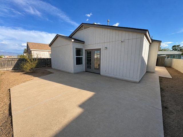 2217 W High Desert Circle NE, Rio Rancho, NM 87144
