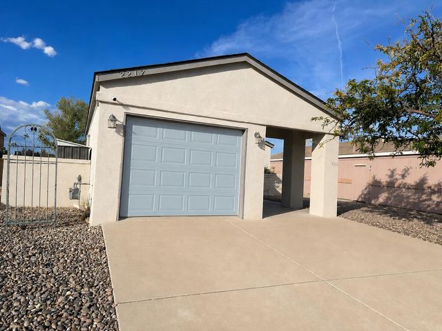 2217 W High Desert Circle NE, Rio Rancho, NM 87144