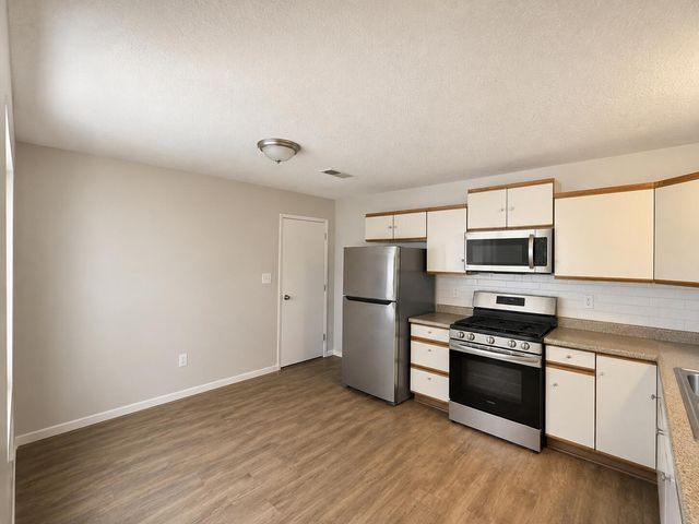 2217 W High Desert Circle NE, Rio Rancho, NM 87144