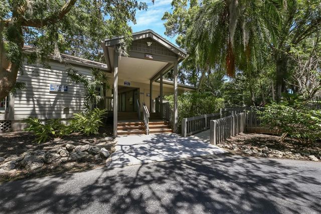 4734 E TRAILS DRIVE, Sarasota, FL 34232