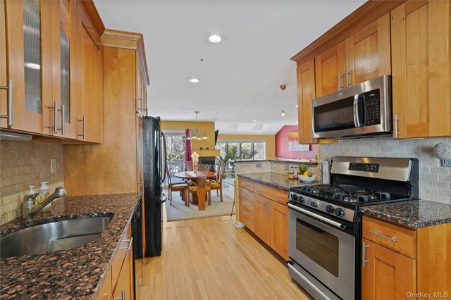 6 Berrybush Lane 6, Hastings-on-hudson, NY 10706