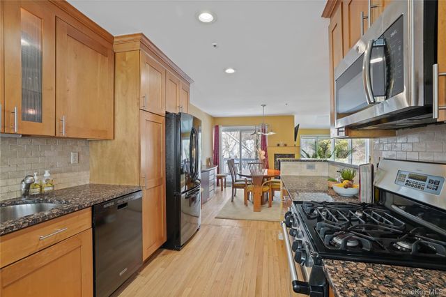 6 Berrybush Lane 6, Hastings-on-hudson, NY 10706