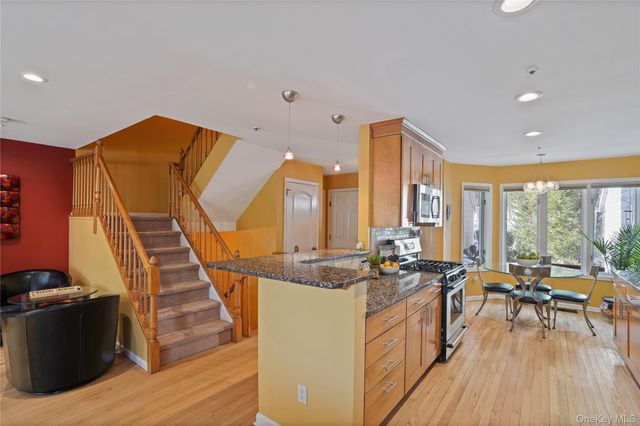 6 Berrybush Lane 6, Hastings-on-hudson, NY 10706