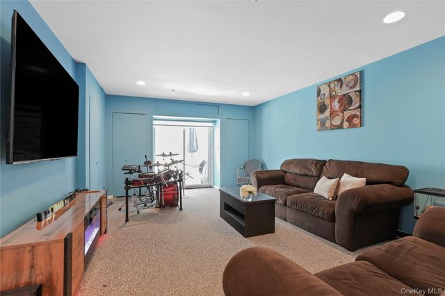 6 Berrybush Lane 6, Hastings-on-hudson, NY 10706