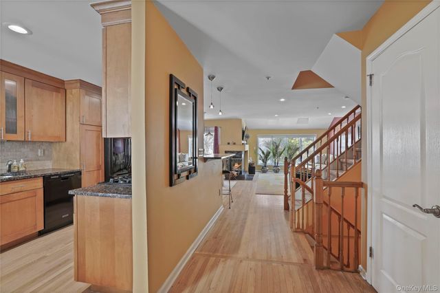 6 Berrybush Lane 6, Hastings-on-hudson, NY 10706