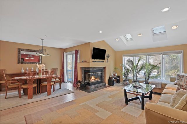 6 Berrybush Lane 6, Hastings-on-hudson, NY 10706