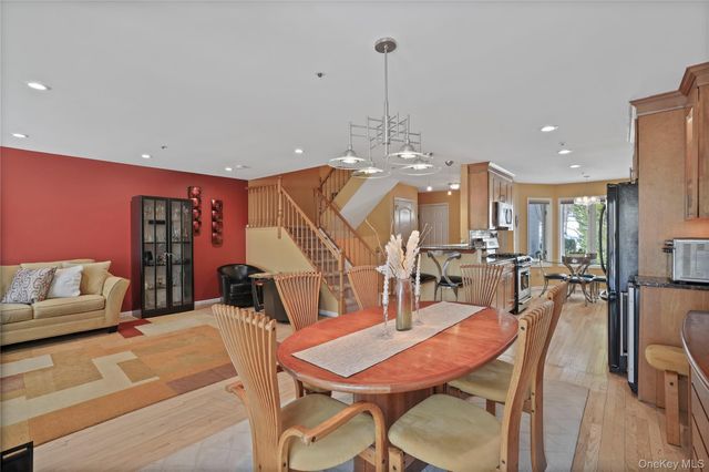 6 Berrybush Lane 6, Hastings-on-hudson, NY 10706