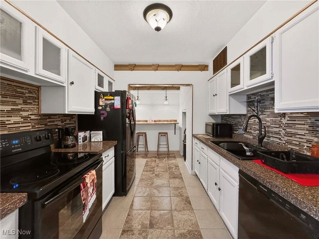 13800 Fairhill Road 512, Shaker Heights, OH 44120