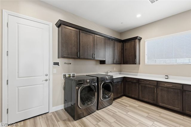 6268 Petroglyph Avenue, Las Vegas, NV 89135
