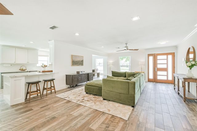 7214 Bayou Woods Drive, Houston, TX 77088