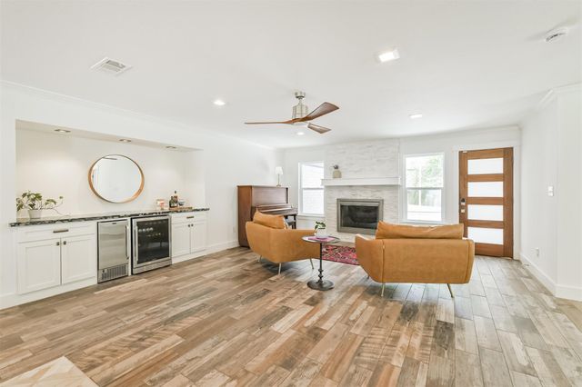 7214 Bayou Woods Drive, Houston, TX 77088