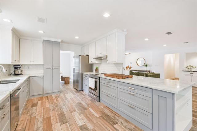 7214 Bayou Woods Drive, Houston, TX 77088