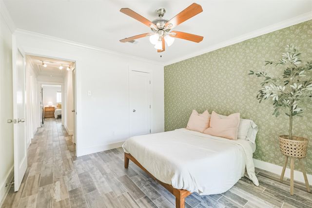 7214 Bayou Woods Drive, Houston, TX 77088